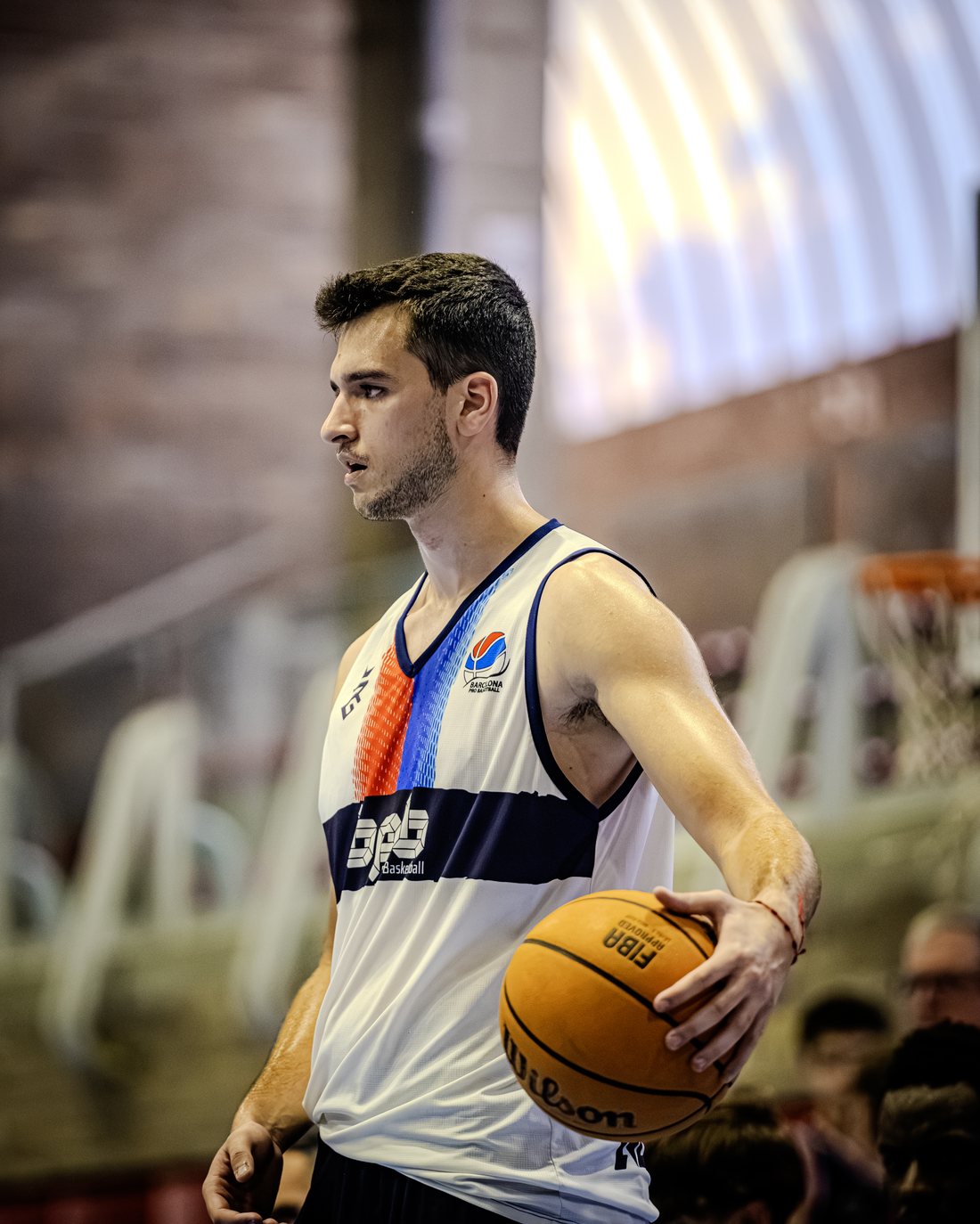 Jugador de BPB con la equipación oficial en un entrenamiento