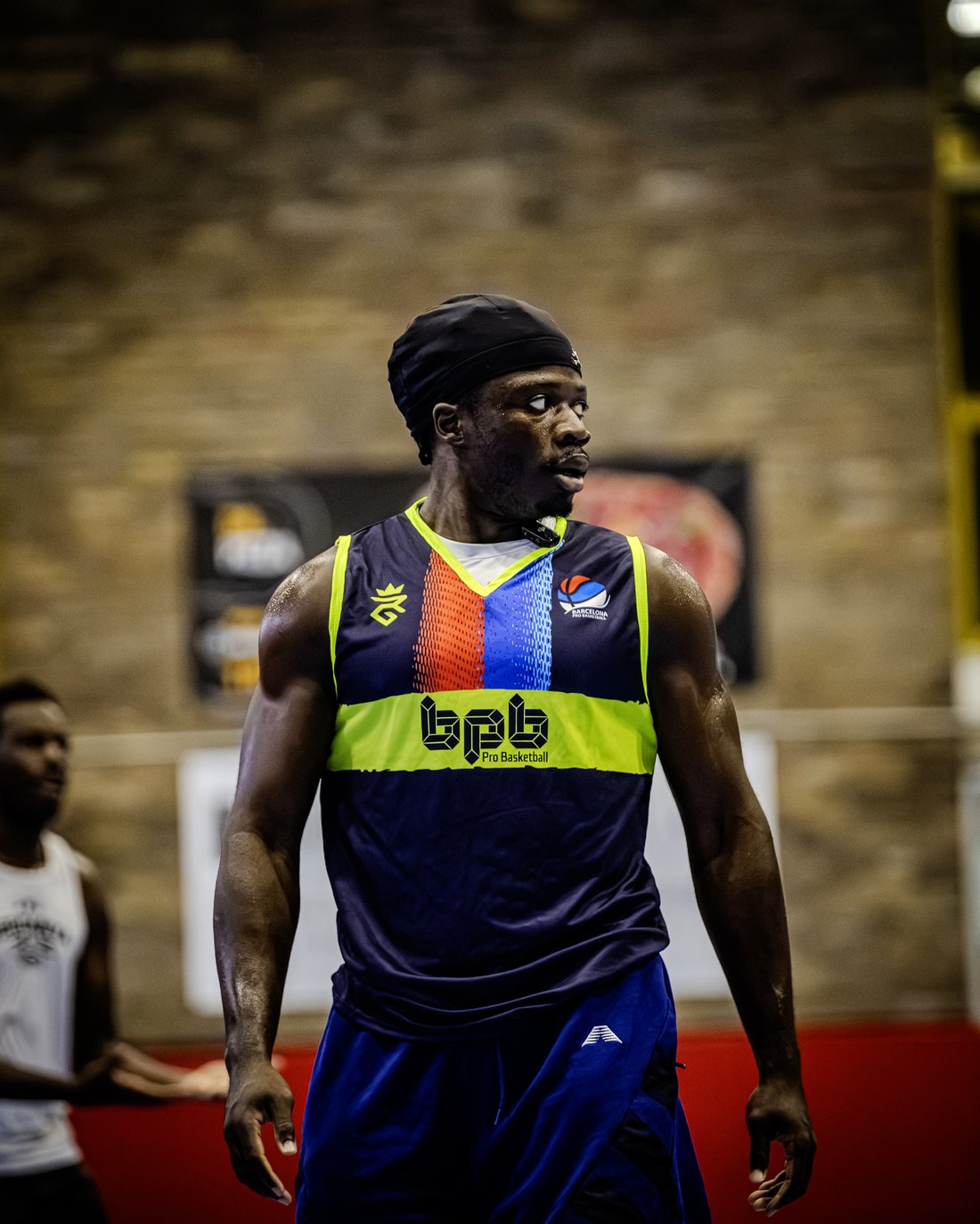 Jugador de BPB con la equipación oficial